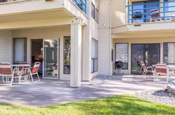 Wapato Point Resort
