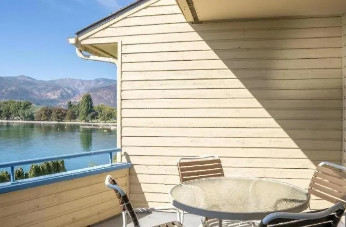 Wapato Point Resort