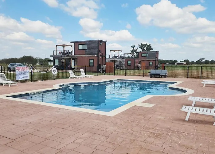 Hill Country Container Home Rooftop Deck & Pool