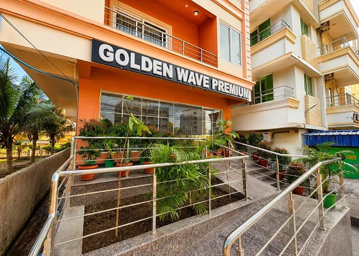 New Hotel Golden Wave Premium In Marine Drive - Sea View Rooms With Balcony - Free Parking, Restaurant, Free Wi-Fi, Spacious Rooms