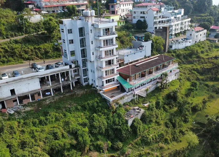 Eden Resort By Live Inn