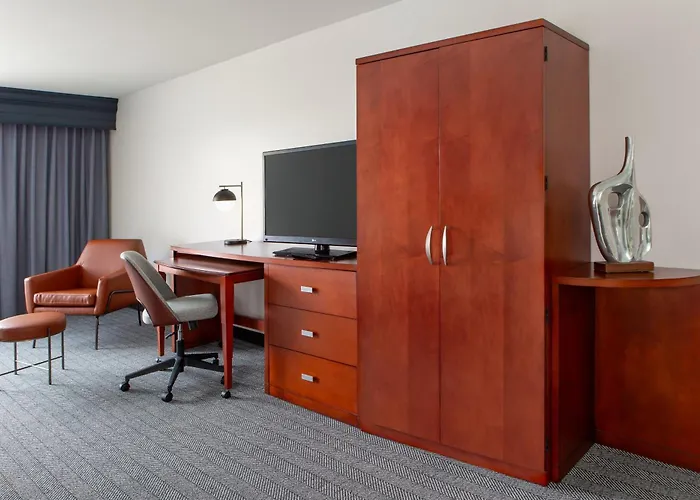 Courtyard By Marriott Madison West / Middleton