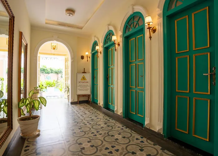 Hotel White Rabbit