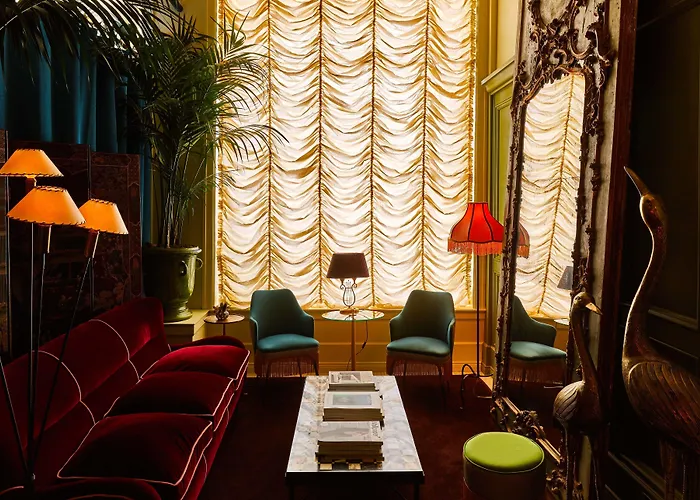 The Siren Hotel, An Ash Hotel