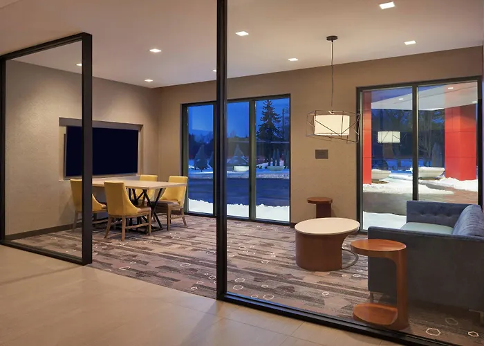 Courtyard By Marriott Oshawa