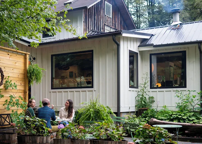 Outpost Inn