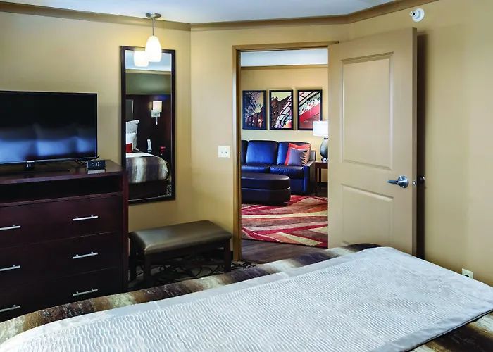 Clubhouse Hotel & Suites Fargo