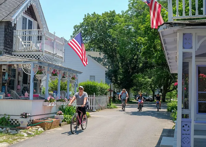 Pequot Hotel