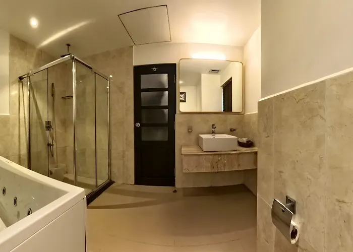 Silver Sands Hideaway Resort, Candolim