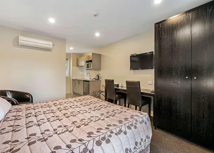 Quality Suites Amore