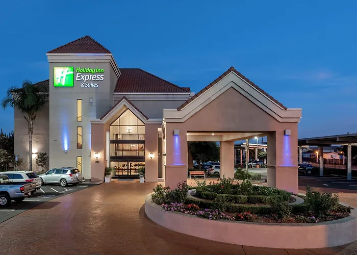 Holiday Inn Express & Suites Lathrop By Ihg