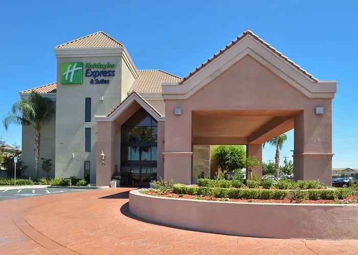 Holiday Inn Express & Suites Lathrop By Ihg