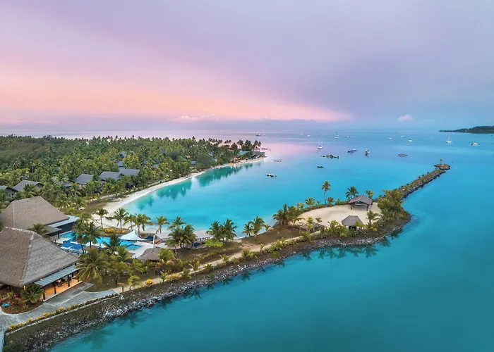 Plantation Island Resort