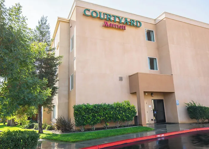 Courtyard By Marriott Merced