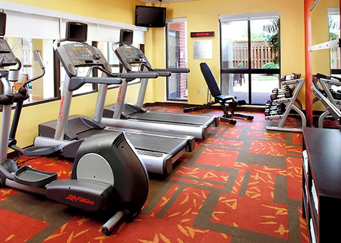 Courtyard By Marriott Akron Stow