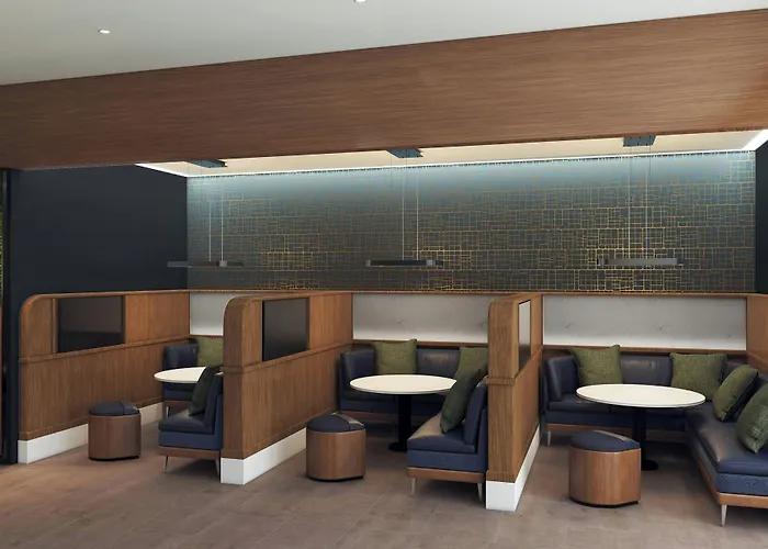 Courtyard By Marriott London
