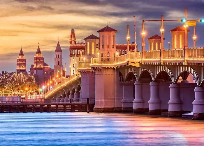 Ocean Sands Beach Boutique Inn-1 Acre Private Beach-St Augustine Historic-2 Miles-Shuttle With Downtown Tour-Heated Salt Water Pool Until 420Am-Popcorn-Cookies-New 4K Usd Black Beds- 69 Item Breakfast-Eggs-Bacon-Starbucks- Free Laundry- #904-799-Sand