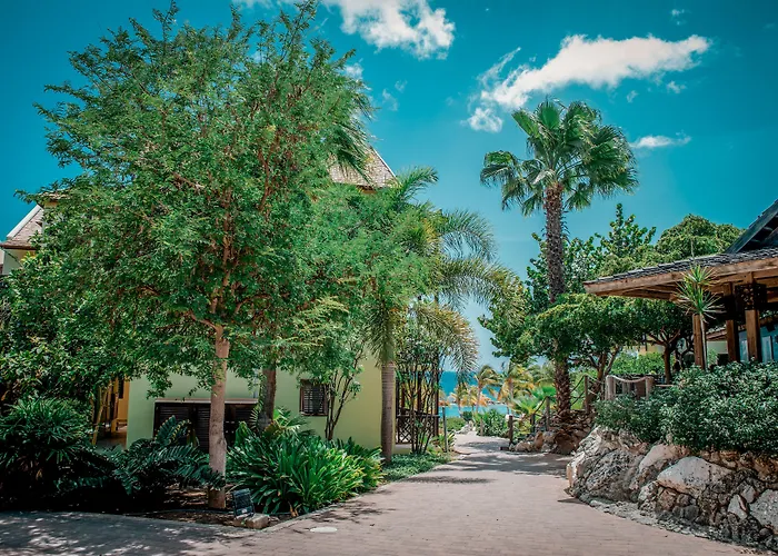 Lionsdive Beach Resort
