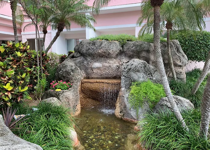 Palm Beach Shores Resort And Vacation Villas