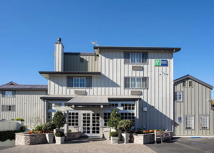 Holiday Inn Express Monterey - Cannery Row By Ihg