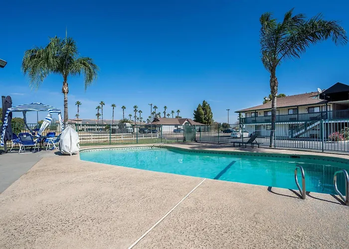 Red Lion Inn & Suites Lemoore