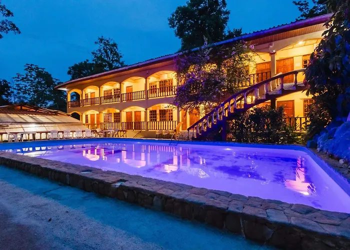 Hotel Tres Banderas