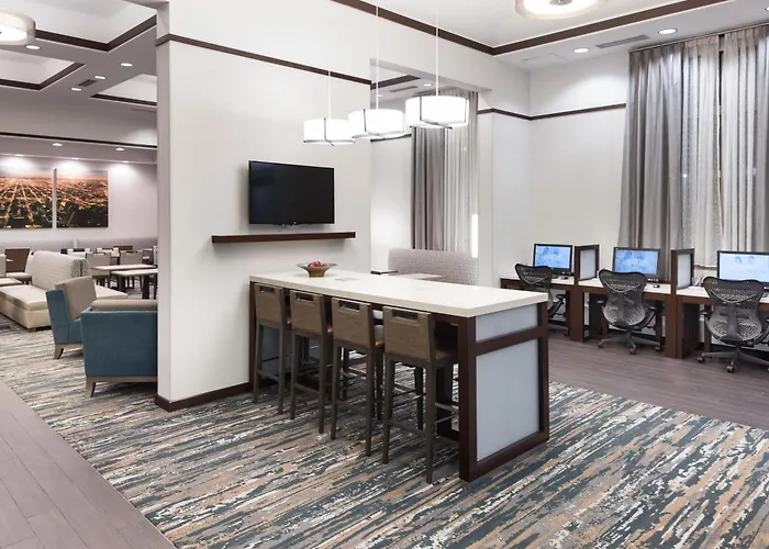 Hampton Inn & Suites Chicago North Shore