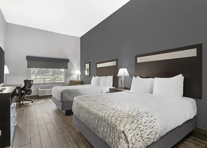 Best Western Plus Lake Jackson Inn & Suites