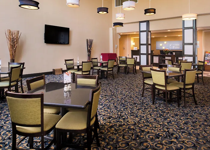 Holiday Inn Express & Suites Bucyrus By Ihg