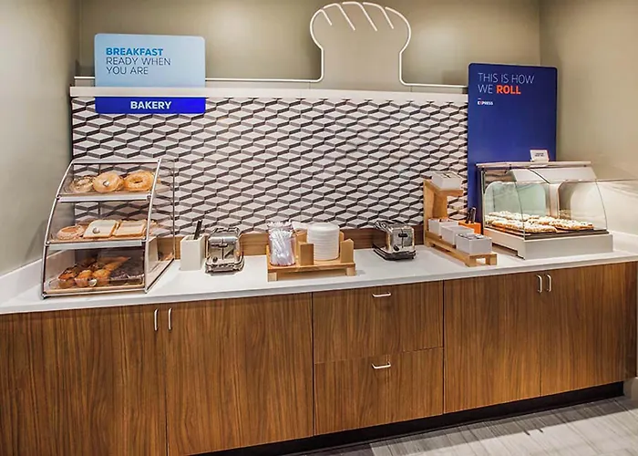 Holiday Inn Express & Suites Rancho Mirage - Palm Spgs Area By Ihg