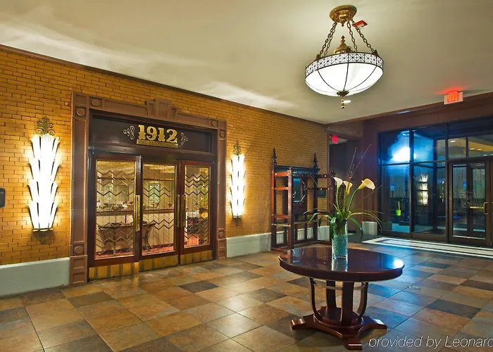 Crowne Plaza Pensacola Grand