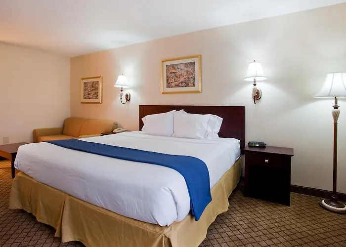 Holiday Inn Express Dillard