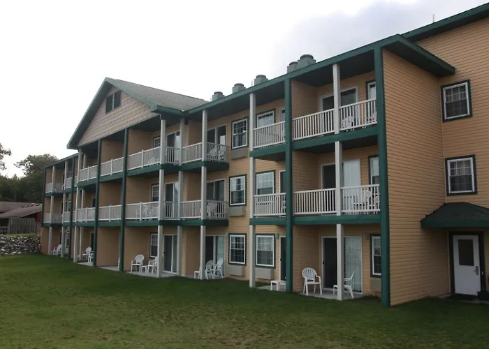 Best Western Lakefront Inn & Suites
