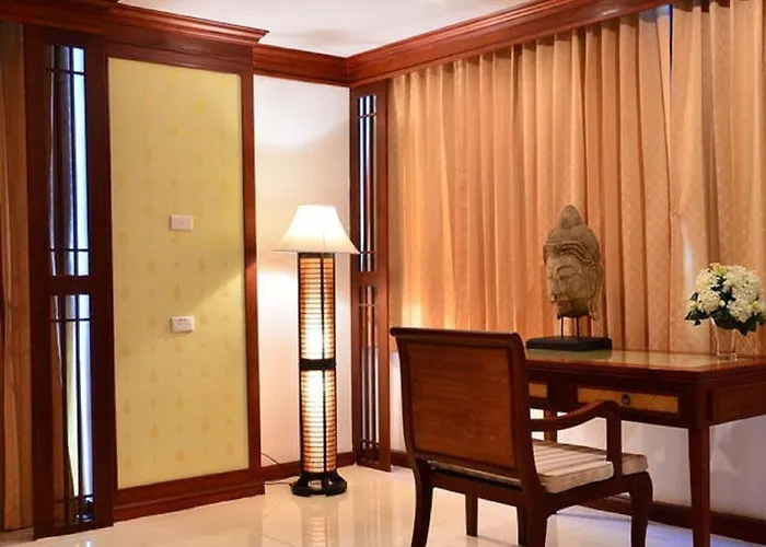 Pattaya Centre Hotel
