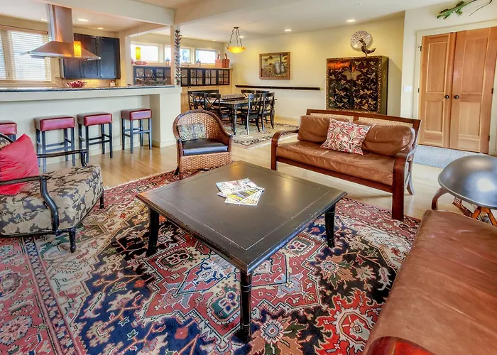 The Eagle Harbor Inn