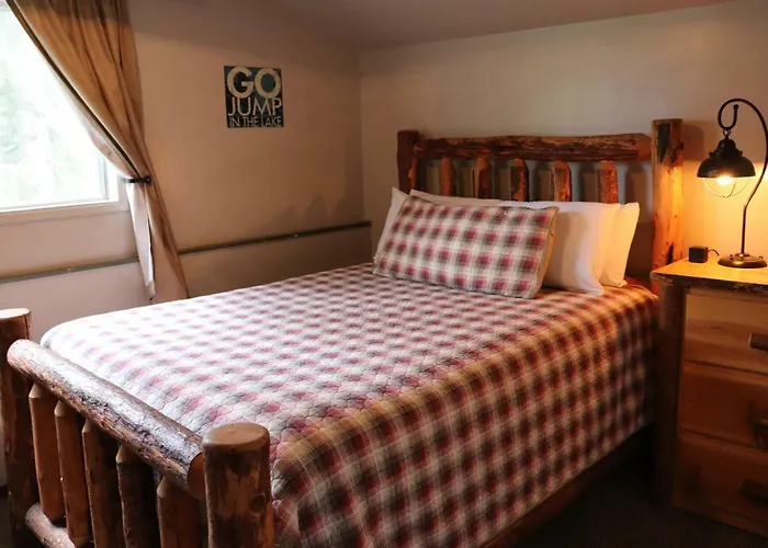 Lone Fir Resort