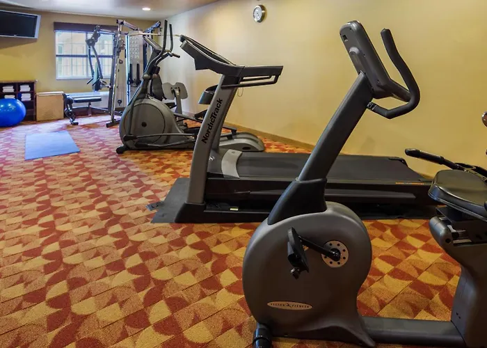 Crandon Inn & Suites
