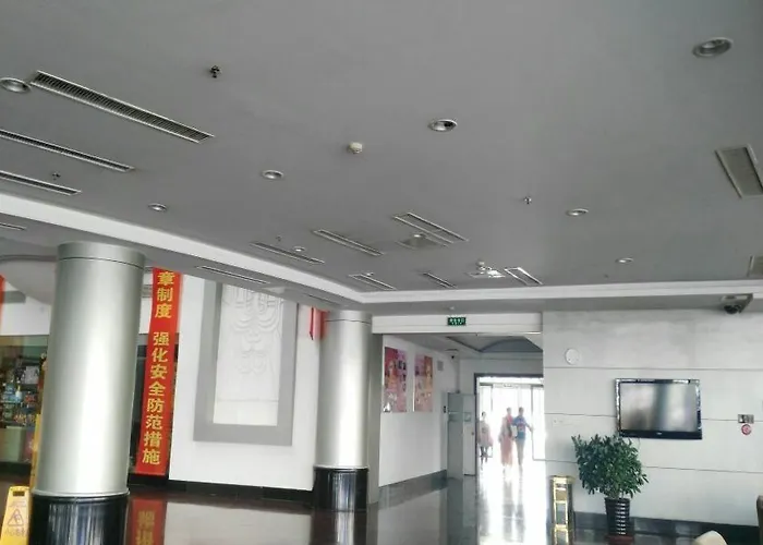 Airport Land Hotel